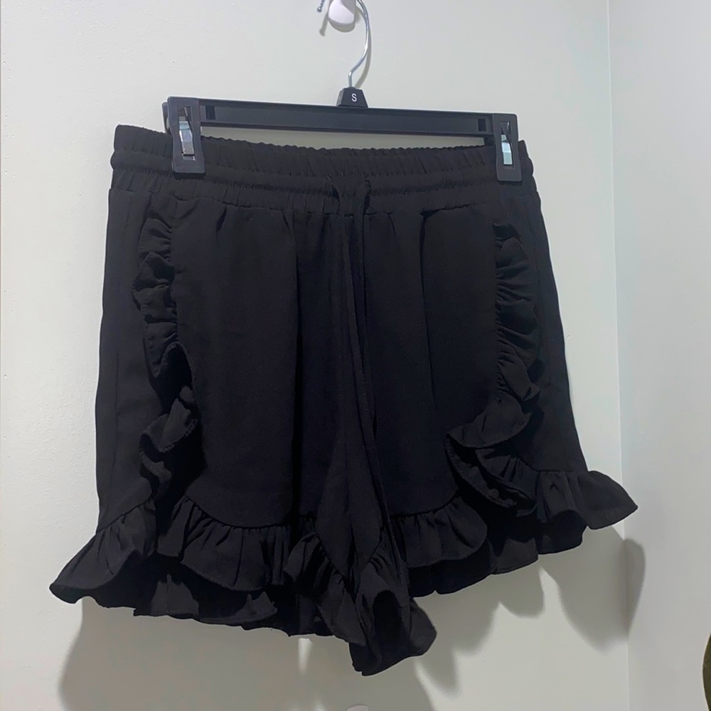 Ruffle shorts